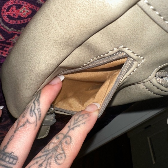 Multi Sac Crossbody Bag - Picture 6 of 8